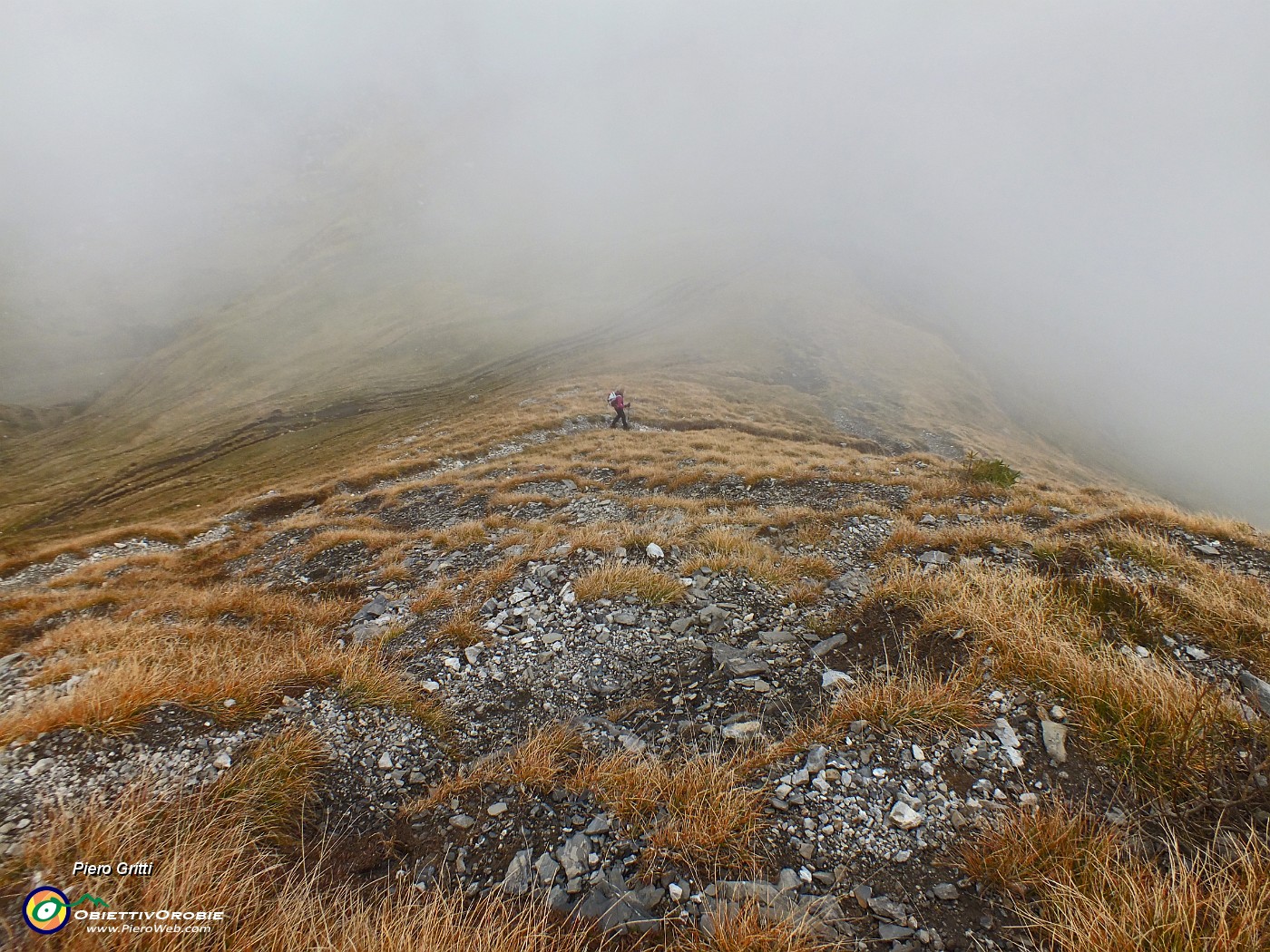 74 Scendiamo al Passo di Sodadura.JPG